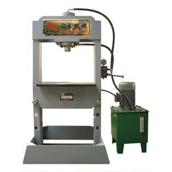 300噸龍門液壓機 眾鑫機械助力工業(yè)高效生產(chǎn)