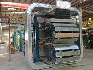 履帶式酚醛板材連續(xù)生產(chǎn)線 液壓機(jī)械設(shè)備的核心應(yīng)用與行業(yè)革新